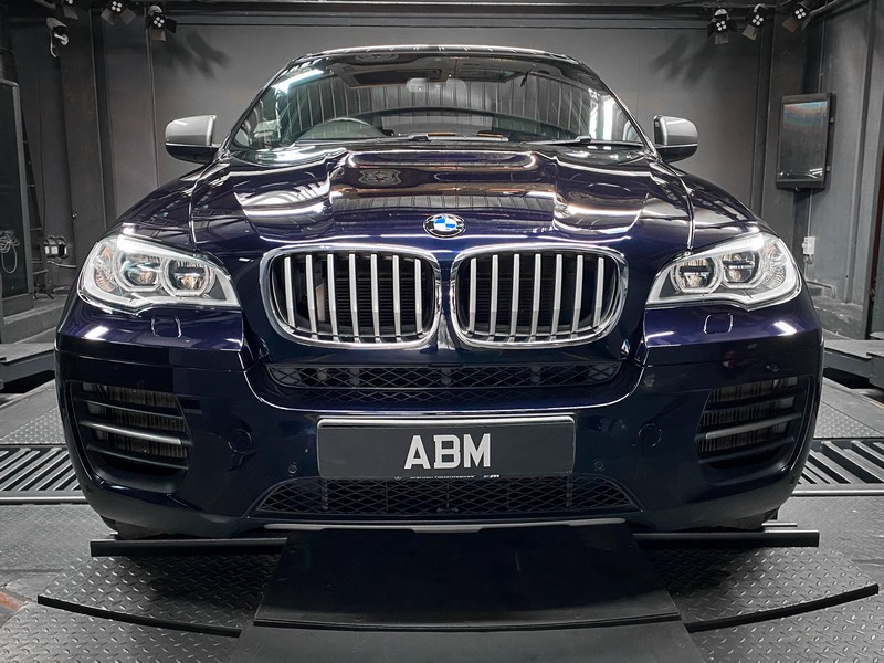 2015 BMW X6 M50D